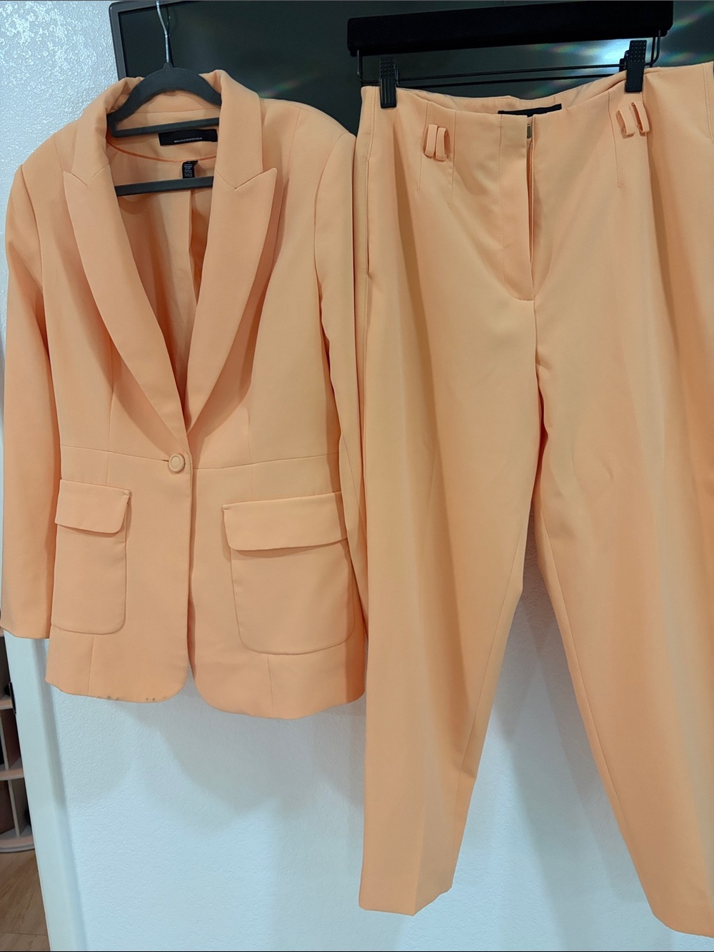 White House Black Market Peach Two-Piece Pantsuit - Picture 4 of 4